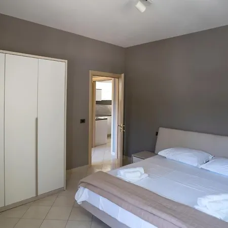 Evergreen Pines Apartment *